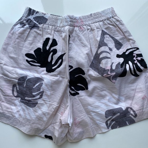 Aritzia The Group by Babaton Short XS - Picture 3 of 3
